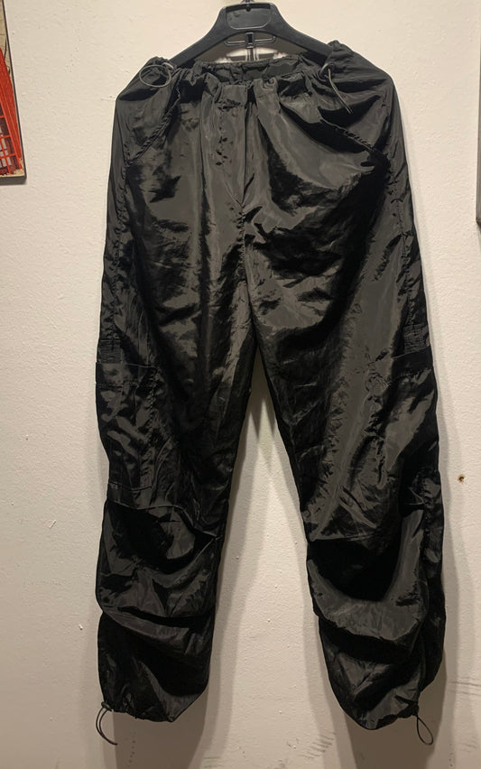 Parachute pants-black-adjustable from waist and Akles