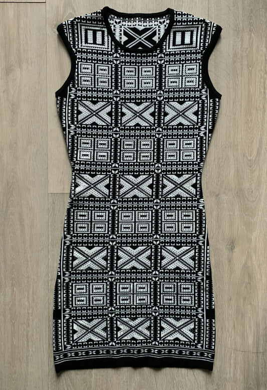 Short black and white dress-Small