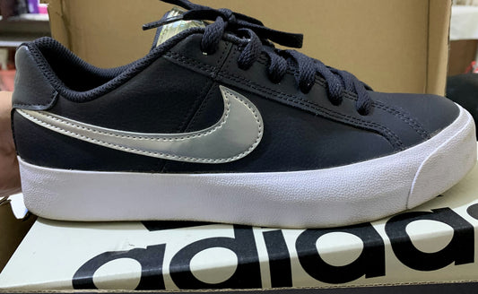 Nike Royale AC Sneaker-Black/Metallic Silver-Eu 38