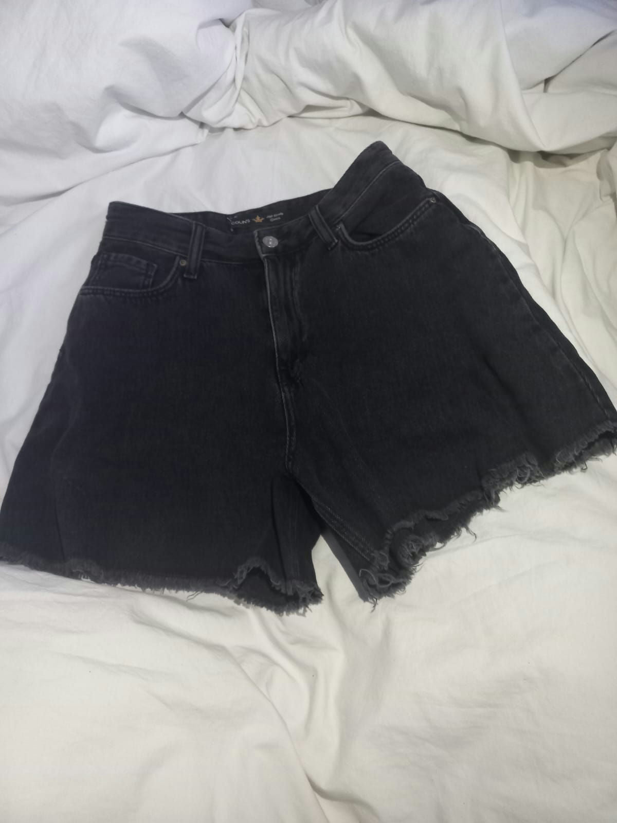 Ruffled denim shorts-Black-Small/36